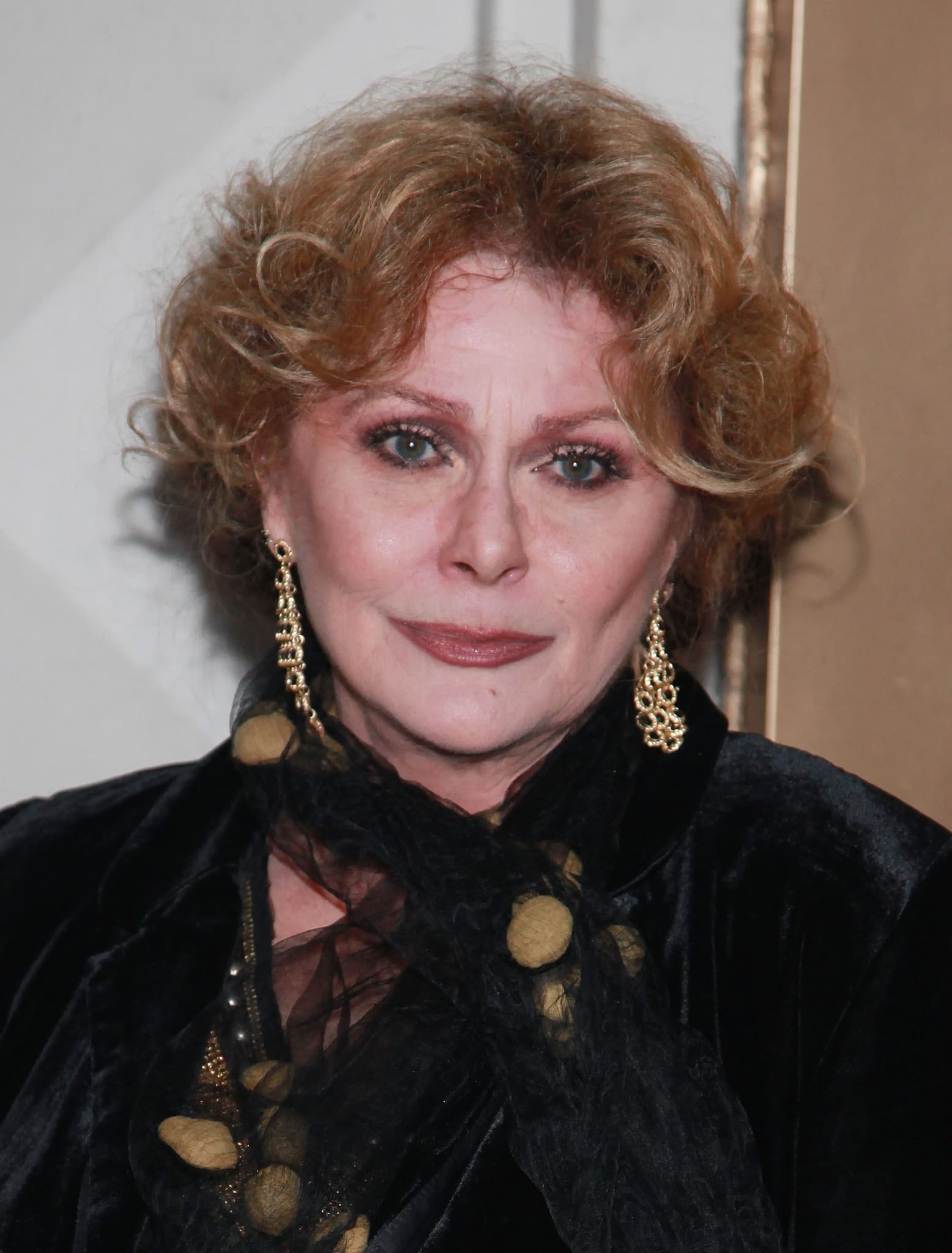 Elizabeth Ashley_avatar