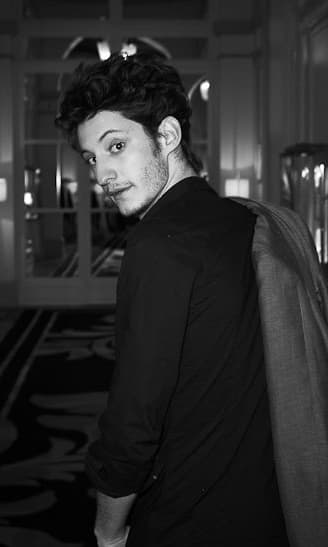 Pierre Niney_poster