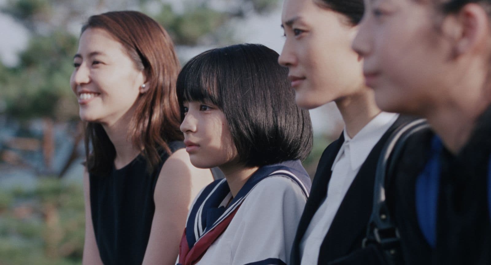 Suzu Hirose_poster
