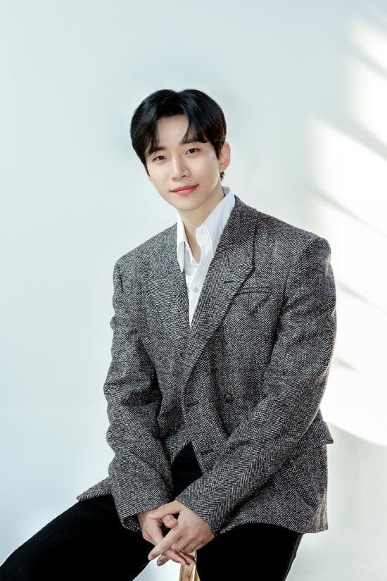 Lee Jun-ho_poster