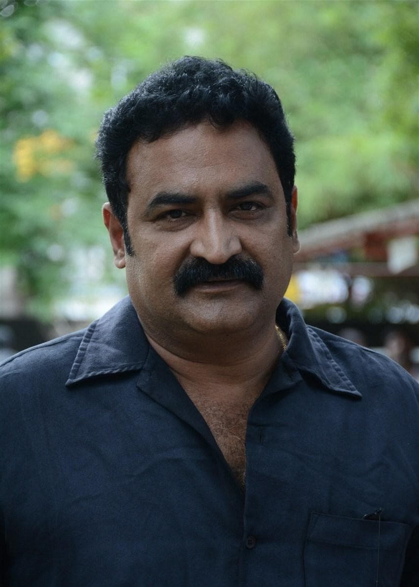 Aadukalam Naren_poster